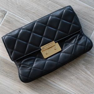 MICHAEL KORS CLUTCH WITH CHAIN